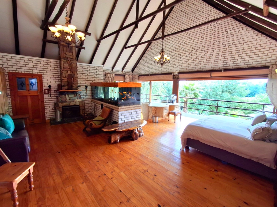 5 Bedroom Property for Sale in River Lodge Estate Free State